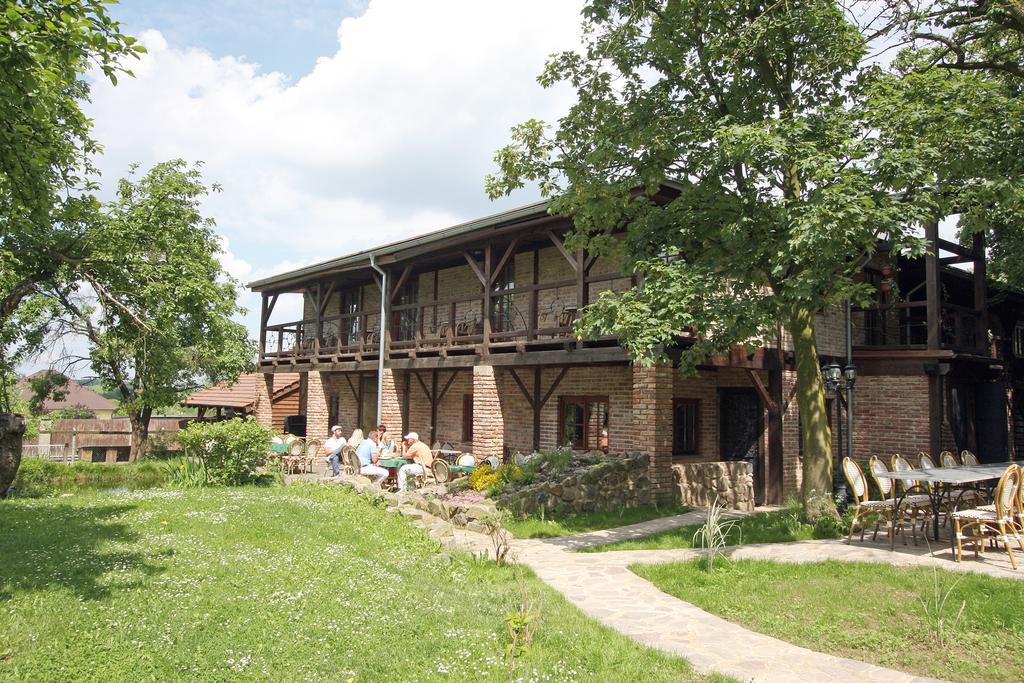 Areal Botanika Hotel Unhošť Kültér fotó