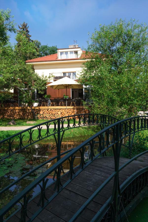 Areal Botanika Hotel Unhošť Kültér fotó